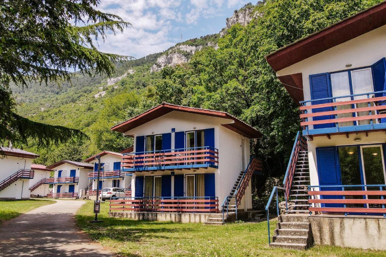 Campsite & Holiday Resort Медвежа Экстерьер фото